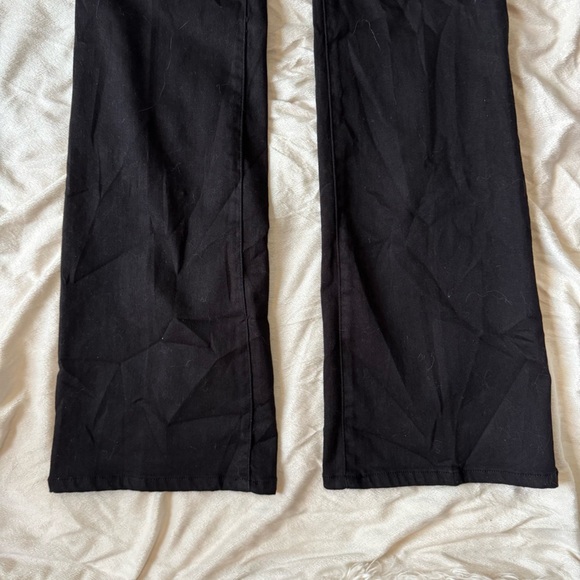 Good American Good Classic Bootcut Jeans - Picture 4 of 9